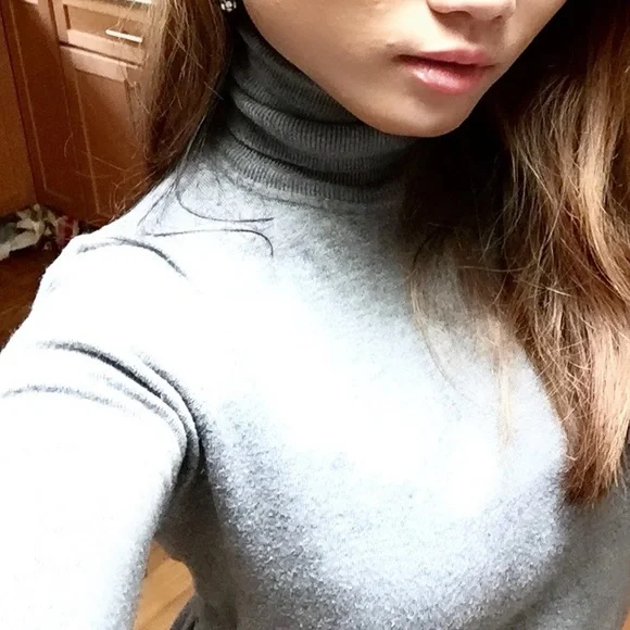 Zara Gray Long Sleeve Turtleneck Sweater with Button Cuff Detail - Picture 4 of 4